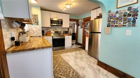 Entry Way - 788 Cass Ave, Woonsocket, RI 02895 photo 2 of 5
