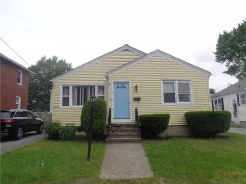 18 Dickinson Ave, North Providence, RI 02904