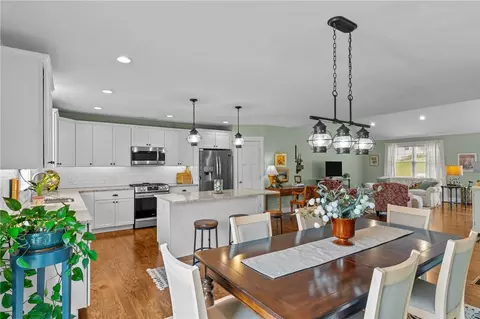 Dining - 83 Silas Hill Way, Exeter, RI 02822 photo 3 of 4