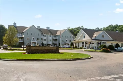 60 Saw Mill Dr #301, North Kingstown, RI 02852
