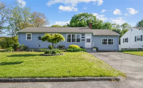 121 Ingersoll Ave, Warwick, RI 02886