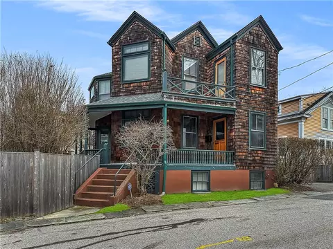 40 Sherman St, Newport, RI 02840