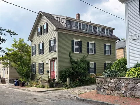 18 Barney St Barney Ct, Newport, RI 02840