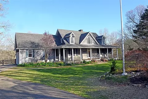 56 Ocean Ridge Dr, Charlestown, RI 02813