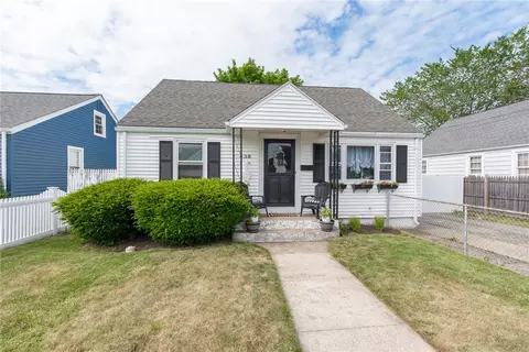 438 Beverage Hill Rd, Pawtucket, RI 02861