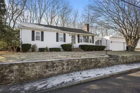 59 Wilbur Ave, Dartmouth, MA 02747
