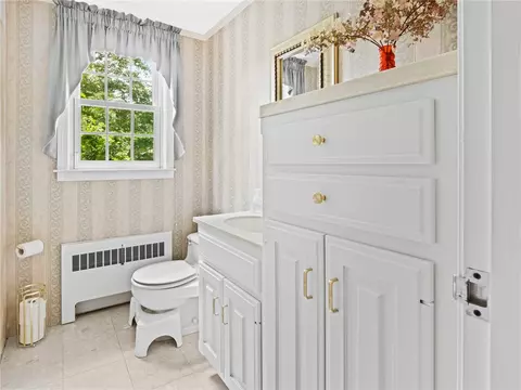 Bath - 173 Gaskill St, Woonsocket, RI 02895 photo 5 of 5