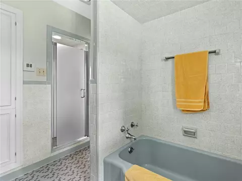 Bath - 173 Gaskill St, Woonsocket, RI 02895 photo 2 of 5