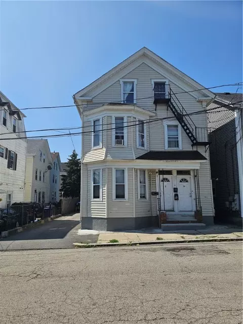 10 Kossuth St, Providence, RI 02909