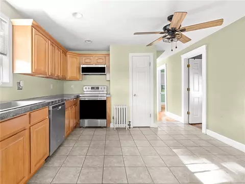 124 Everleth Ave, Warwick, RI 02888 photo 5