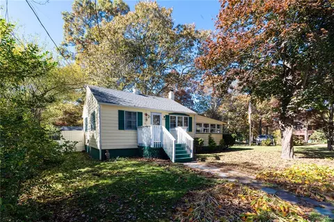 223 Mautucket Rd, South Kingstown, RI 02879