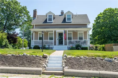 3642 Pawtucket Ave, Riverside, RI 02915