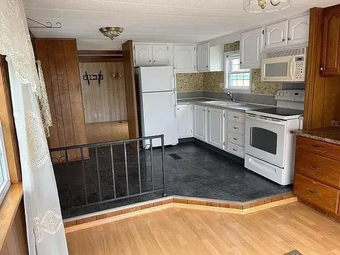 Kitchen - 10 Lane 7, Coventry, RI 02816 photo 2 of 3