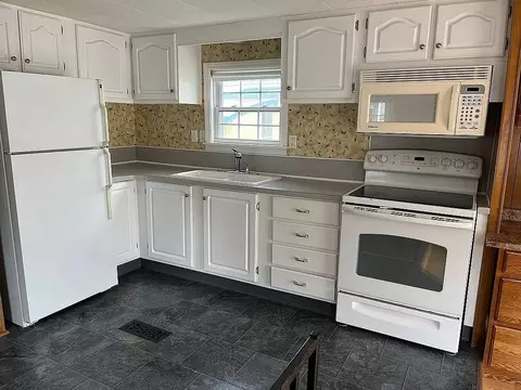 Kitchen - 10 Lane 7, Coventry, RI 02816 photo 1 of 3