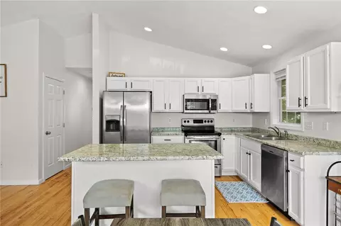 189 Progresso Ave, Woonsocket, RI 02895 photo 17