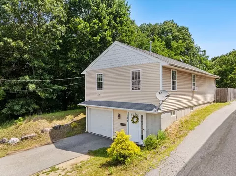 189 Progresso Ave, Woonsocket, RI 02895 photo 3