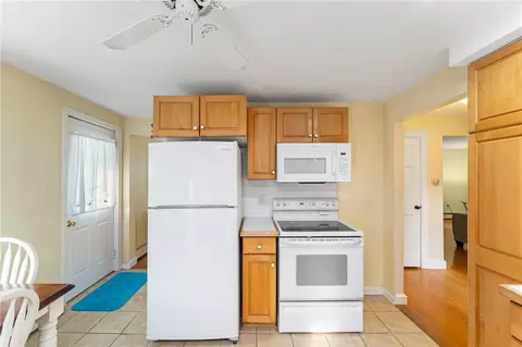 Kitchen - 3 Arrow Ave, Warwick, RI 02886 photo 3 of 4