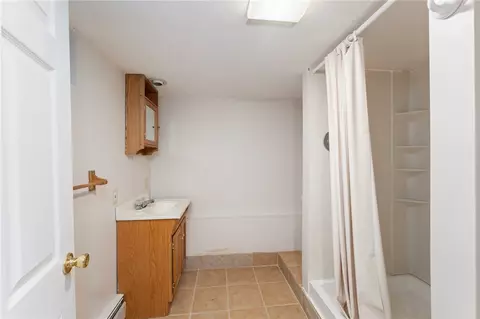 Bath - 3 Arrow Ave, Warwick, RI 02886 photo 2 of 2