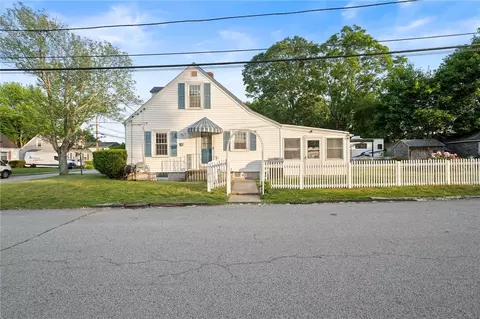 Exterior - 3 Arrow Ave, Warwick, RI 02886 photo 4 of 9