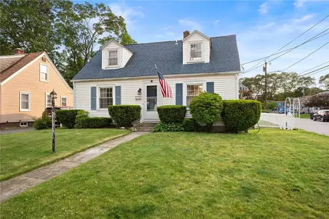 3 Arrow Ave, Warwick, RI 02886