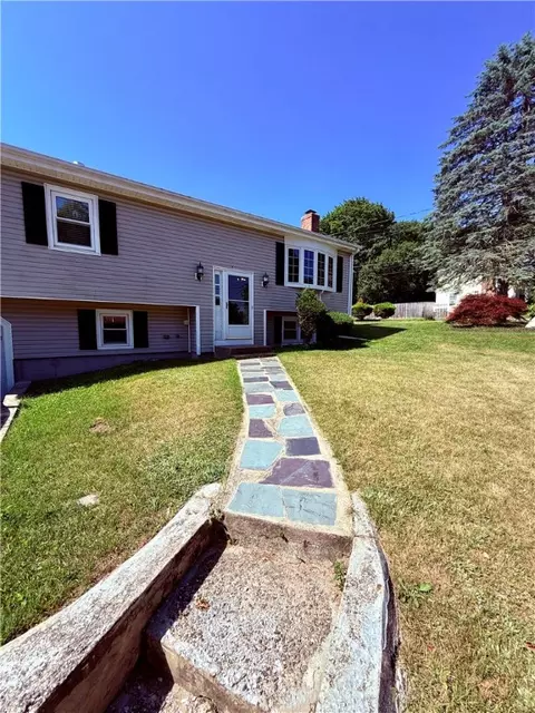 46 Broadview Ave, Cumberland, RI 02864