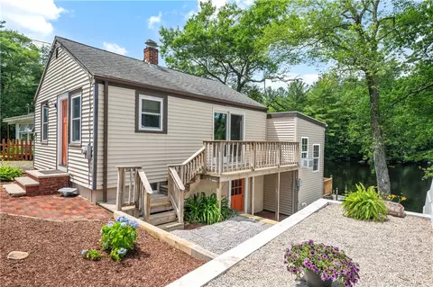 87 Jackson Schoolhouse Rd, Glocester, RI 02814