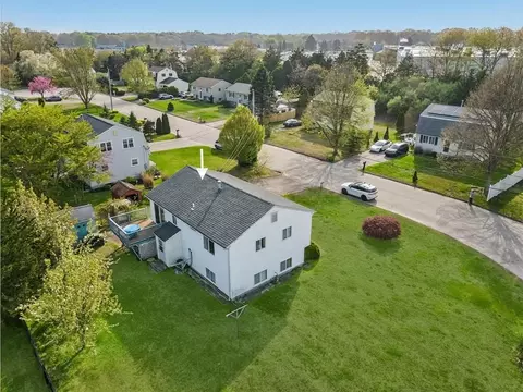 22 Sandy Ln, Westerly, RI 02891 photo 2