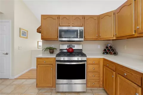 Kitchen - 223 Boulder View Dr, Warwick, RI 02886 photo 2 of 3