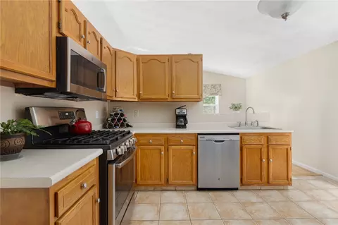 Kitchen - 223 Boulder View Dr, Warwick, RI 02886 photo 1 of 3