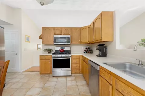 Kitchen - 223 Boulder View Dr, Warwick, RI 02886 photo 3 of 3