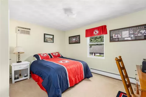 Bedroom - 223 Boulder View Dr, Warwick, RI 02886 photo 3 of 7