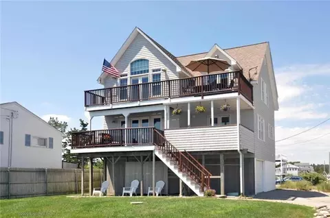 124 Atlantic Ave, Westerly, RI 02891