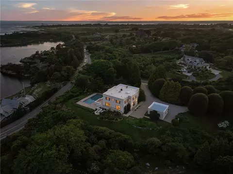 283 Ocean Ave, Newport, RI 02840
