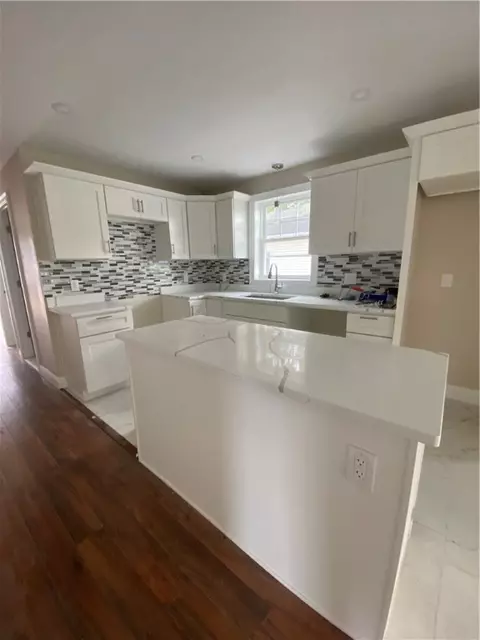4 Halton St, Providence, RI 02907