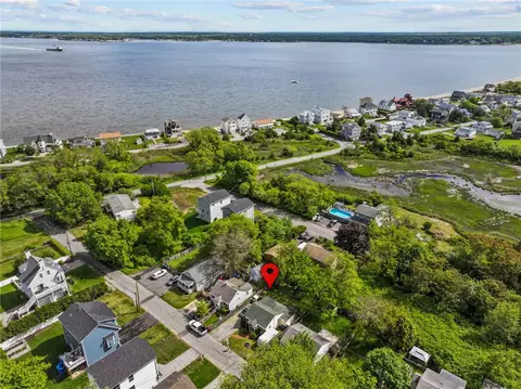 36 Dundas Ave, Warwick, RI 02889