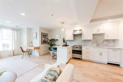 10 Brown Howard #106, Newport, RI 02840