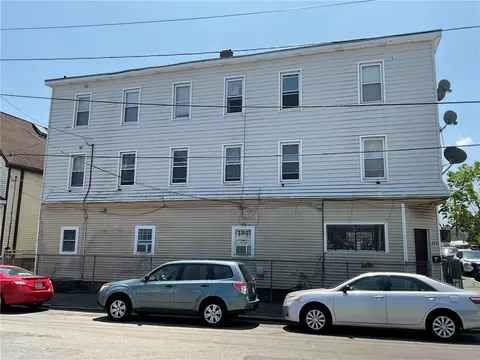 488 S 2nd St, New Bedford, MA 02744
