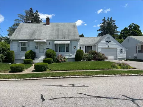 9 Linden Dr, West Warwick, RI 02893