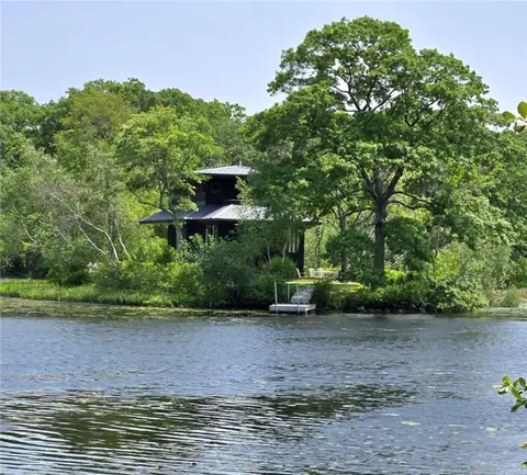 17 Jamaica Way, North Kingstown, RI 02852