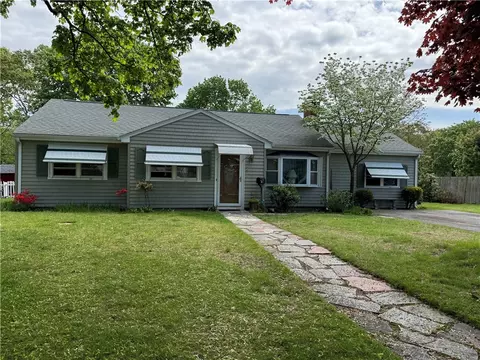 6 Sherwood Ave, Warwick, RI 02888