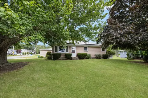 82 Sherry Ave, Bristol, RI 02809