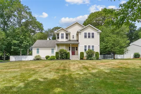 510 Westmoreland Ln, Saunderstown, RI 02874