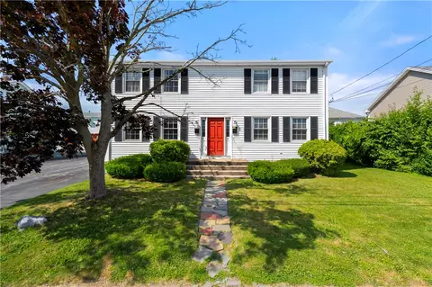 40 Agnes St, East Providence, RI 02914