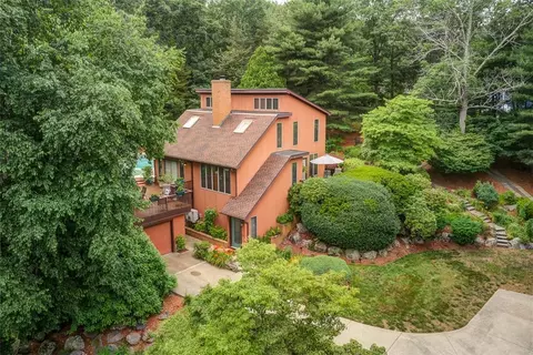 4 Wilbur Rd, Lincoln, RI 02865