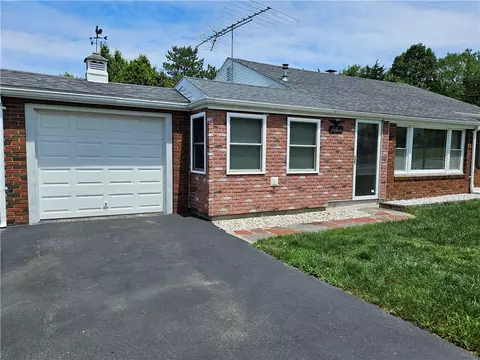 461 River Rd, Lincoln, RI 02865
