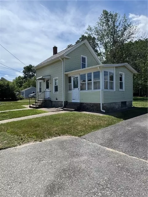 338 North Rd, Hope, RI 02831