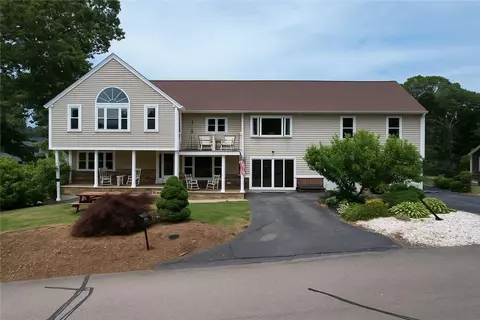 163 Winterberry Rd, Saunderstown, RI 02874