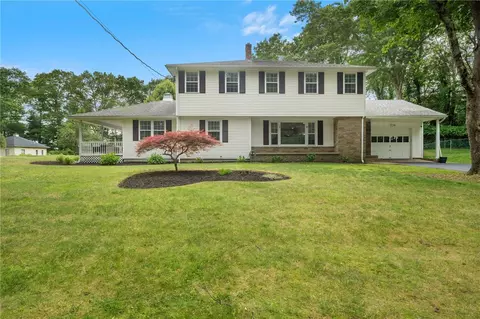 15 Bestwick Trl, Coventry, RI 02816