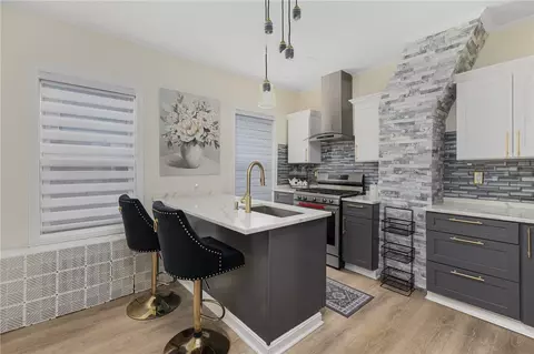 155 Early St, Providence, RI 02907