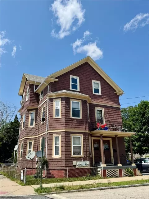 19 Dora St, Providence, RI 02909